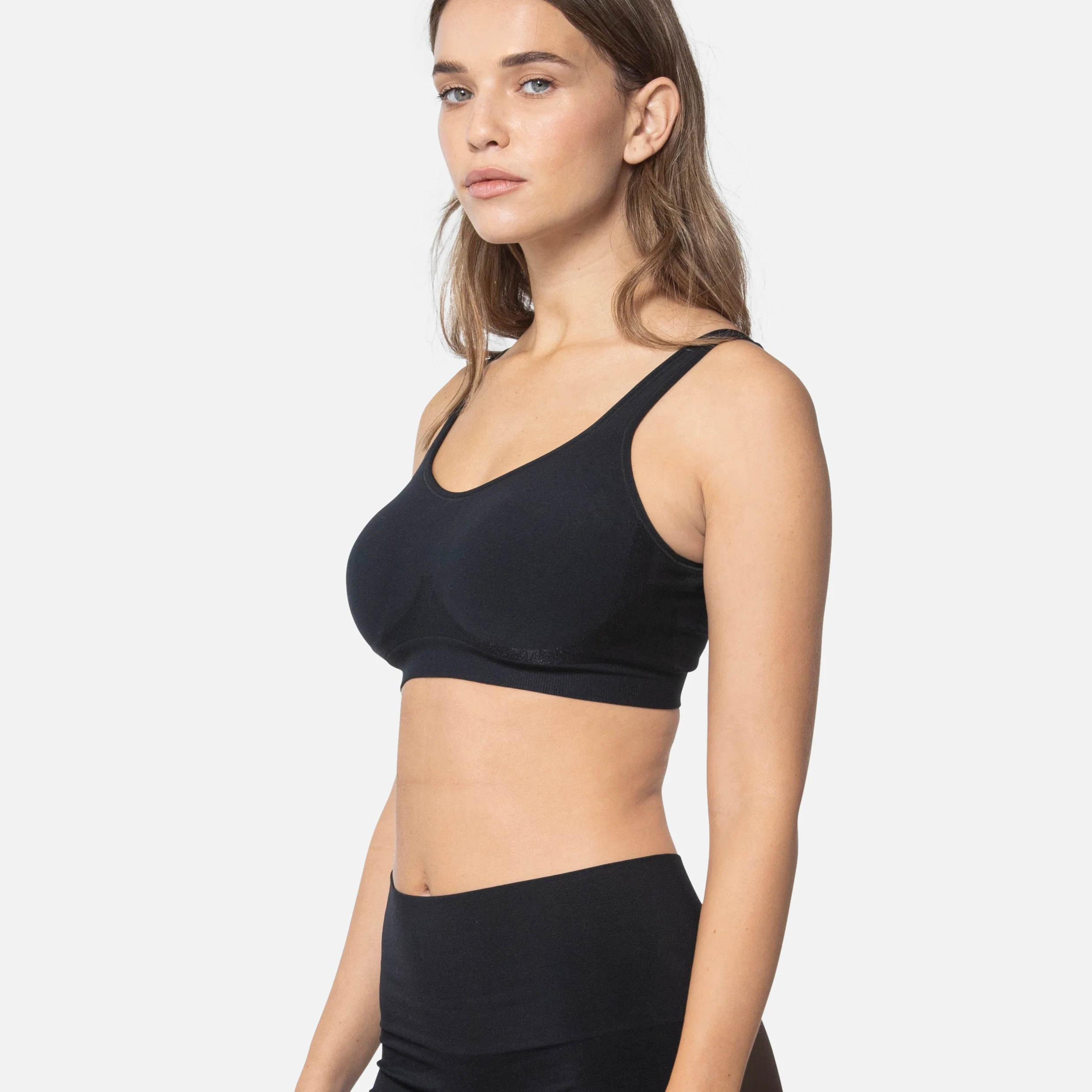 459 The Comfort Shaping Bra with Adjustable Straps - Image 4